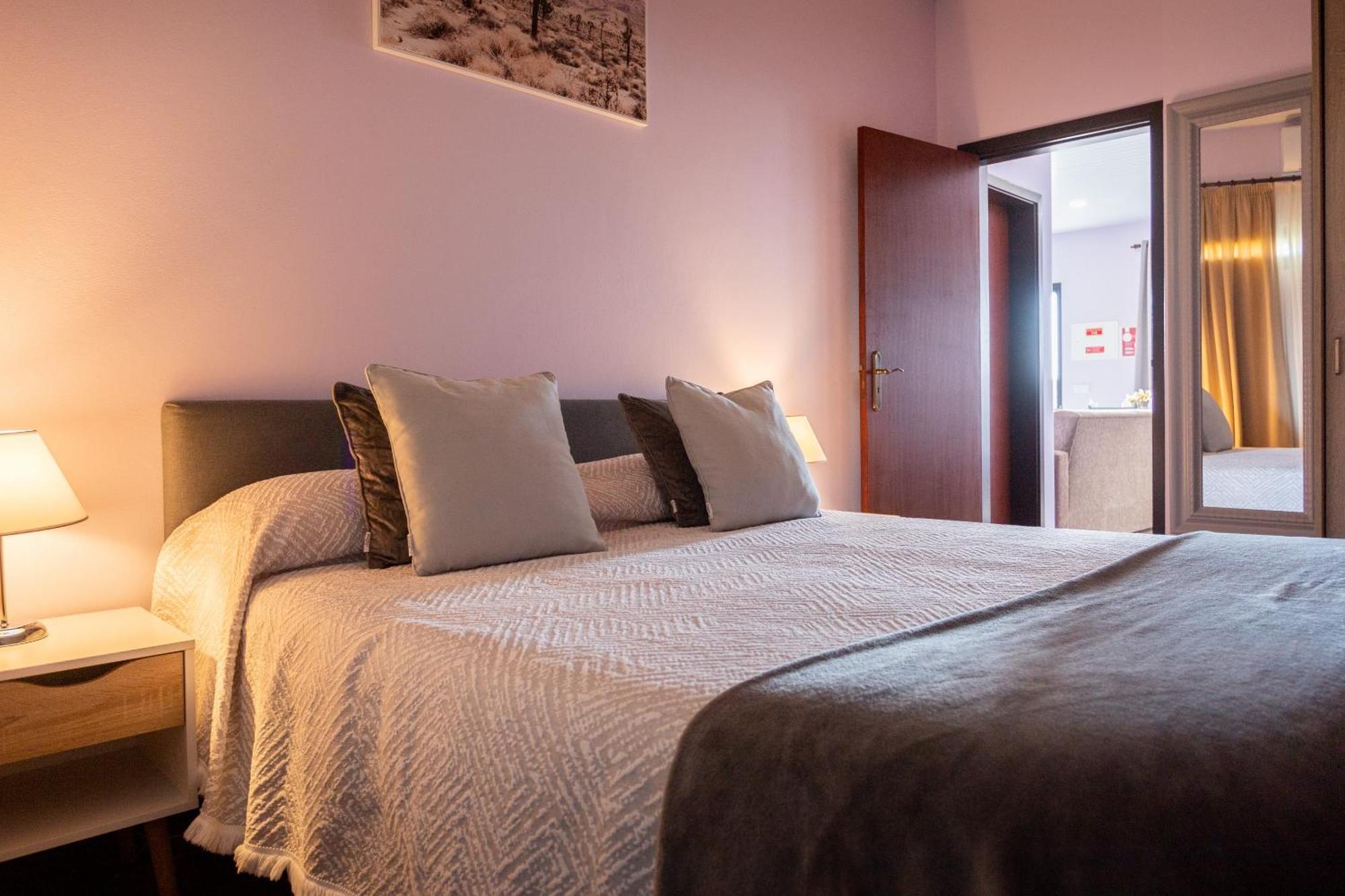 Village Center Two Bedroom Apartment 莫尼兹港 外观 照片