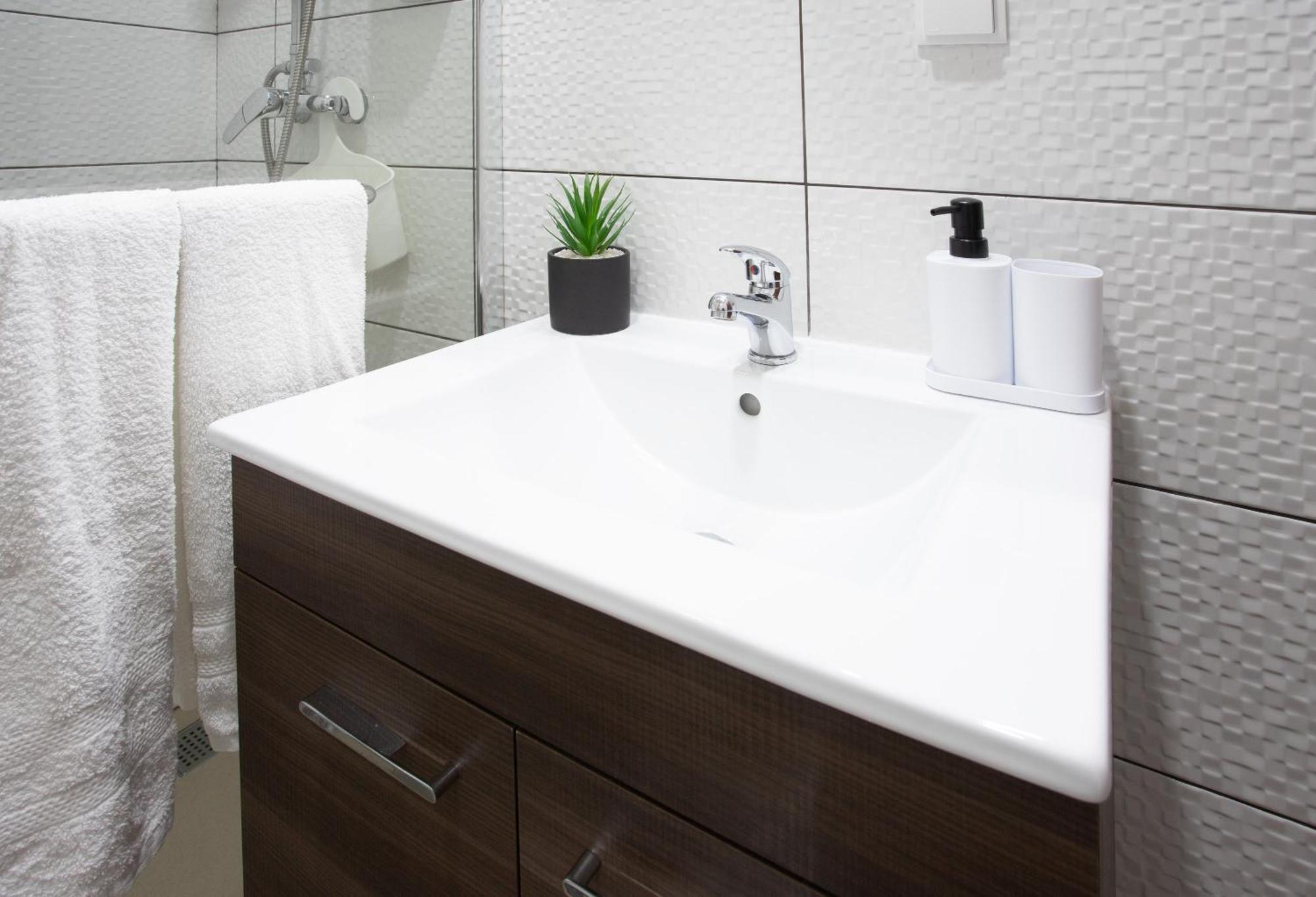 Village Center Two Bedroom Apartment 莫尼兹港 外观 照片